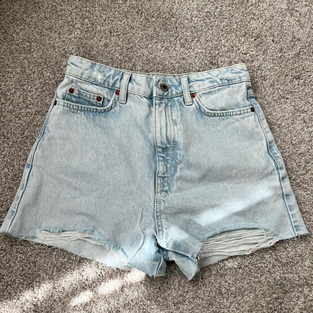BRAND NEW Zara Shorts. Size 2